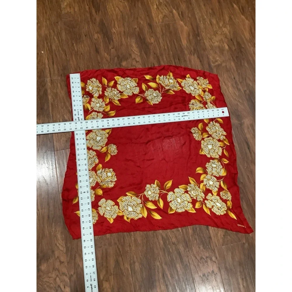 Chanel Silk Scarf : Floral